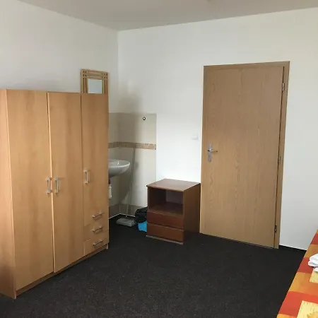 Na Sadkach Hostel *